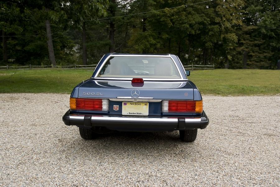  Mercedes-Benz 560 SL Roadster 1986 года  (фото 4 из 9)